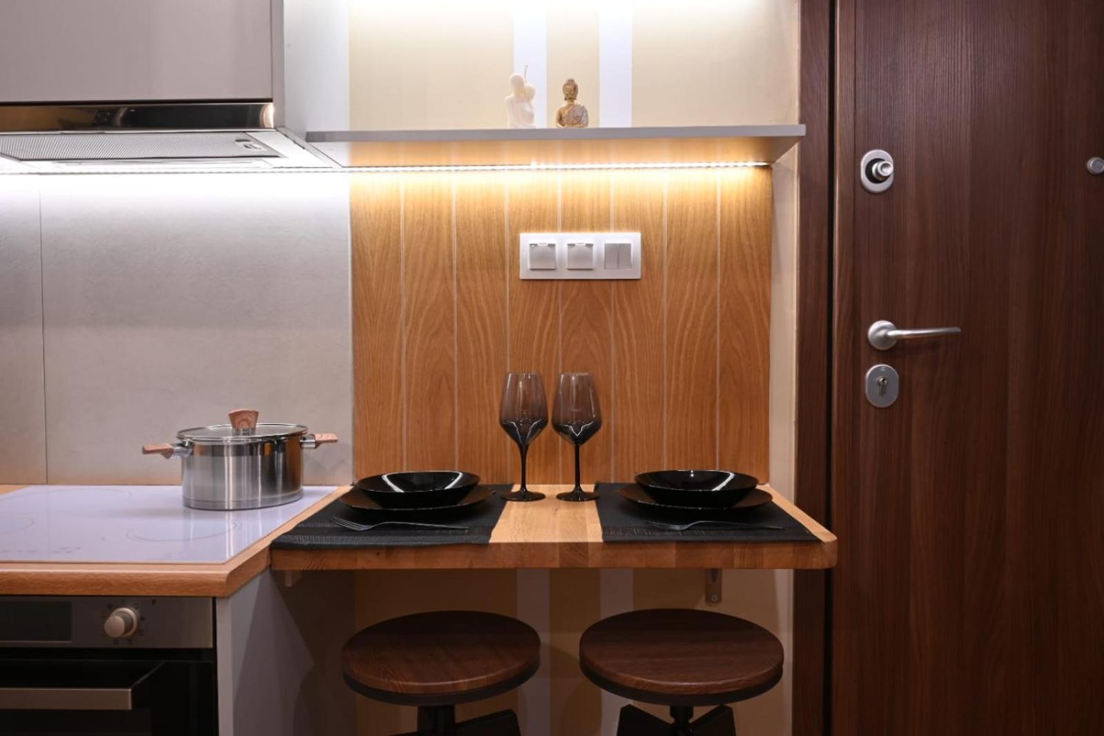 Modern Two Bedroom Apartment At Koukaki Athens Exterior photo